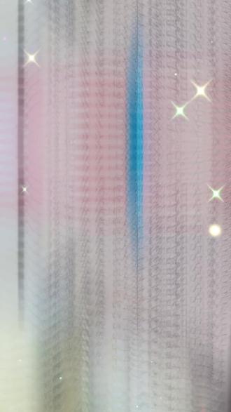 《生日~之八》吻刀💋
昨夜宿醉点苍穹,
红红火火为庆生;
跨国信物花语糕,
绸缎惊喜可躺平;
人生两面四盏灯,
感谢五恩学六行;
青山不老我不闲,
转眼黄土埋胸前;
她乡夜雨敲思绪,
在家独孤又一天;
回想昨天未吹烛,
自搞氛围升金烟;
今夕无人话悲喜,
明日谁解我温柔?
我把酒杯举过头,
邀请月亮再透透;
山水同舟相经行,
同川彼岸此岸停;
清风笑我不解饮,
不知何人伴我魂?
纵使人间孤独老,
半生倔犟焉怕嘲!202211181818写于家
【译文】
宿醉~昨日下午15点开喝,17点已喝多。点苍穹~梦见了好多人,神仙、鬼怪、庶民……红红火火~紫铜竹炭锅,一年能用一回,太麻烦,羊蝎子鸳鸯锅。花语糕~女儿跨国订的鲜花和蛋糕,11枝白玫瑰和一段话。老板听说啦,很感动,还免费赠了一串灯,漂亮!主要我没见过!绸缎~接上一篇诗文。躺平~让我想起飞翔围挡。两面~杜月笙的一句话,人生要吃两碗面,一个是场面,一个是情面。其实,人生的面吃一碗少一碗,人生的面,见一面少一面。今天就有一个朋友,可能后半生都见不到啦!四盏灯~第一盏台灯:用知识照亮自我;第二盏路灯:想用知识照亮他人;第三盏孔明灯:升到空中,照亮更多人;第四盏追光灯:找到拥有智慧的人,成就更多人!五恩~佛恩、父母恩、师恩、知遇之恩、雪中送炭之恩。六行~早些年是人生三行,到今天是人生五行,其实还有一行,就是自己的身体得行。她乡~女儿那边还在下雨季节。独孤~其实做了一天家务,打扫了一天战场,累腰都疼。未吹烛~喝多啦,忘啦!金烟~一堆小蜡烛和一个烟花🎆。无人~今天又没有人啦!相径行~天庭的缘分。此岸停~虽然肉身还在,但元神已经走啦!清风~鬼道众生。孤独~孤独是种选择,而寂寞是种无奈。嘲~总有些人自以为是,拿着无知当个性!
