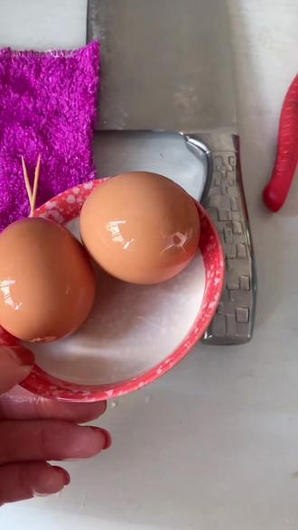 闺女想要鸡蛋壳画画🤔安排