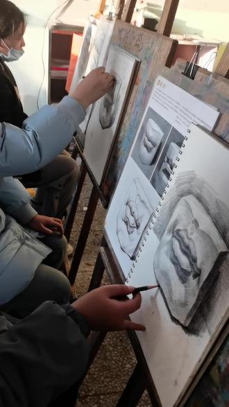 金太阳少儿书画教育,少儿素描人像班,春季开始招生,班型多多,欢迎小朋友们来观摩学习!#美术生日常 #精神素描 #一起学画画 #想画就画