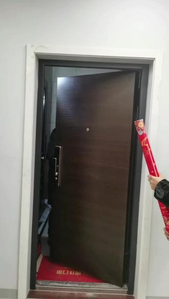 二姐新房进火,进来的是大吉大利,财源广进,五福临门,迈出去的是平平安安,一帆风顺愿你们以后越来越好~