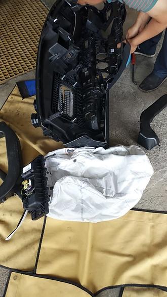 奔驰GLB200更换仪表台!