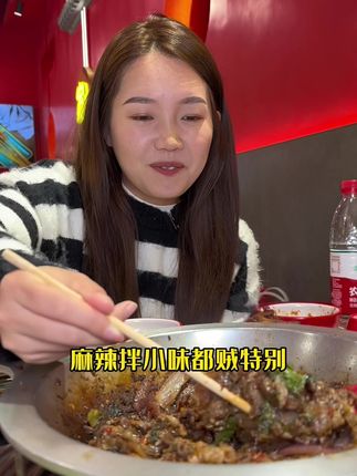 来这草原的鲜牛肉一扒拉是真香！#妈呀太香了 #好吃到停不下来 #嘎嘎香 #天儿冷吃点啥 #是时候安排一下了