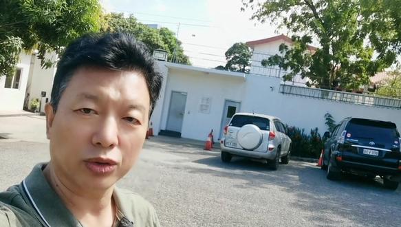 巴新的网越来越垃圾了,两分钟的视频上传了半个小时。
我刚刚换领了新护照,特做此视频提醒有关换领新护照的注意事项,供大家参考。
##记录生活 #随手拍 #海外打拼 #莫尔兹比港 #巴布亚新几内亚 #南太岛国 @抖音小助手 @DOU+上热门 @抖音创作者学习中心 @抖音服务中心