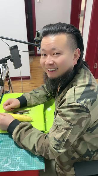 胡派快刀十三法两分钟刻小鸟#食品雕刻教学 #果蔬雕刻 #技术培训