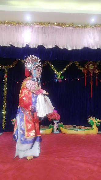 曲剧(二进宫)破铜烂铁自制的戏服和头饰,环保好看又省钱。#弘扬戏曲文化 #表演我是认真的 !