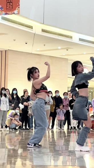 #随机舞蹈 #kpop #直拍 #antifragile #宫胁咲良 最喜欢的一套衣服!三天排完上场紧张激动的紧迫感