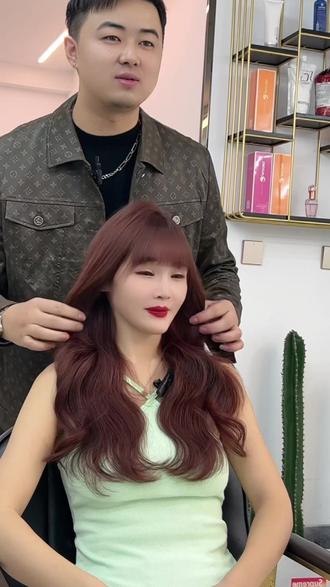 给李小璐上海分璐做李小璐同款发型颜色😂#李小璐 #大连染发 #显白发色 #羽毛接发