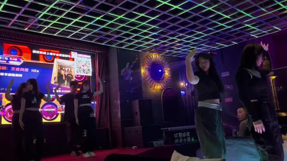 #同创精选 昨天还算圆满,有一些不足之处我们慢慢改进,谢谢大家支持#酒吧现场