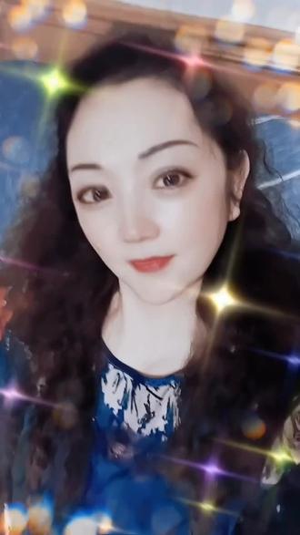 我是江苏的,江苏南京的,南京电视台的,主持新闻的南京话是这样的,硬币叫,鸽子,小鸟叫雀,女孩就叫盼兮,小伙叫小杆子,讨厌叫犯嫌,恶心叫,衣怪,没事,不随和叫夹生,爱套近乎就实哒子,实,哒子#人生最好的作品就是自己
