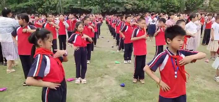 灵童学校招生电话:15856216078