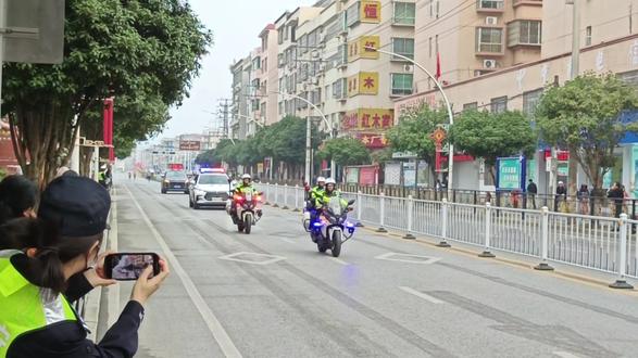 2023连州半程马拉松赛第一名出现啦!