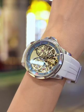 马克华菲手表旗舰店