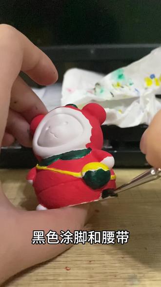 今天画的是圣诞老人🎅🏻🐻~#手工diy #石膏娃娃 #教程 #当然要一起涂次石膏娃娃