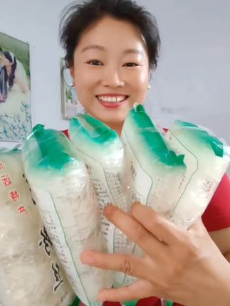 正宗龙口粉丝,配料表太干净了,只有豌豆和水,这个价钱太实惠了#龙口粉丝 #便宜实惠又好吃 #火锅食材 #强烈推荐 @DOU+小助手