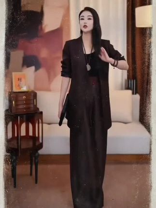 #梨形身材穿搭大赏 #如果上班都穿流光高智风 #跟着张柏芝解锁秋冬穿搭好物 #早秋不费力显贵穿搭 #一衣多穿通勤版
