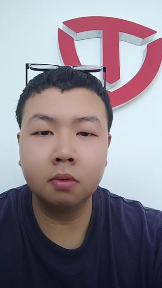 电动车钥匙锁座桶里?这样操作就能解决🔑 不小心把电动车钥匙锁进座桶里了怎么办?其实电动车座桶和前面的电门锁之间有根钢丝连接~
找一把家用螺丝刀,拆掉前面板的六颗螺丝,打开前面板后拉一下电门锁上的那根钢丝,就能打开座桶取出钥匙啦!#光山县#台铃电动车 #卖电动车小哥