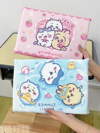 #创作灵感 孩子的学生凳又冷又硬,垫上这个坐垫,坐着柔软舒服,坐久也不会屁股痛#学生党必备 #好物推荐🔥 #坐垫#学生坐垫记忆棉