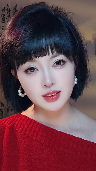 你很漂亮,性格也很好,你善良勇敢,又待人真诚,你是世界上最好的人。记住,你会越来越好的!#越来越好 #善良真诚 #正能量 #自我认知