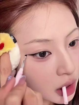 自带刀锋刷的胶笔能有多好用!手残党也能画出完美眼线的秘密就是它!!#眼线胶笔 #好物分享#防水防汗不晕染 #自用好物推荐 #平价好物