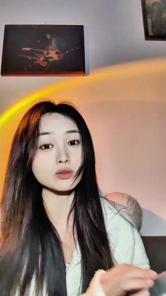 你矫情 婆媳间最大的矛盾,不是带娃方式不一样,最大的问题是这三句话:我当年就是这么过来的,我当时生完三天就下地干活了、我当年没人照顾不也过来了,这些话字里行间都是“你矫情”,你被伤过吗?#就想说点大实话 #婆媳关系#女性智慧 #婚姻情感