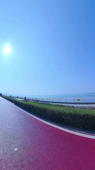 离松岗最近最美的海。
#抖音运动班 #骑行 #海边