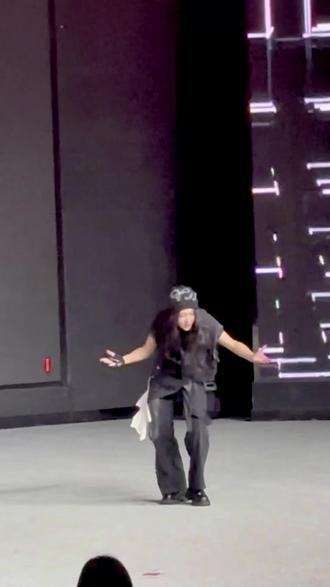 深夜掉落直拍中!实验的大家欢呼声太大啦~#fashion #cortis #赵雨凡 #重庆七中 #直拍