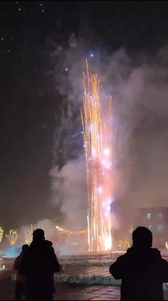 #沈阳采油厂元宵节放烟花