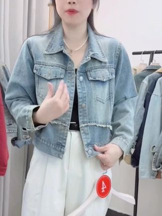 牛仔外套#新中式穿搭成为中秋宠儿 #新款上新 #洋气穿搭#谁喜欢谁好看