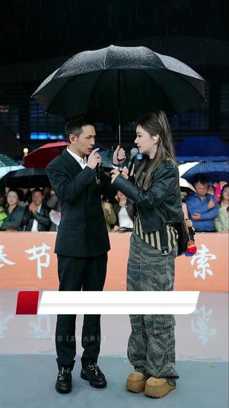 索图遇到真爱了吗?易思嘉天籁之音太好听了! #索图 #索图大舞台 #易思嘉 #直播高光