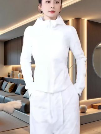 2025新款夹棉连帽短外套女修身气质小个子洋气轻薄夹克小棉袄#谁穿谁好看 #早秋新款 #洋气减龄 #舒适百搭 #气质穿搭