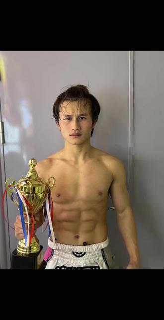 我三个回合中全扣了非洲老外。这一切的胜利都少不了家乡你们对我的支持。接下来我会继续努训练,打更多的比赛,把更多荣誉带回我们家乡#王三宝江西上饶