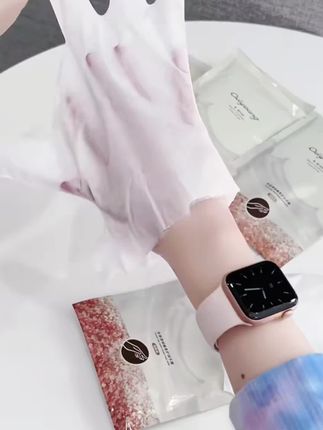 手是女人的第二张脸,背再贵的包手皱皱巴巴的,都不显得不好看,必须好好保养!#手部护理@DOU+小助手 @DOU+好生意