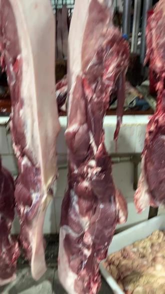 早知道卖肉也要写文案 当初就应该多读点书 也不至于现在只会说我家卖的猪肉好吃 真的特别好吃 放心吃#正宗土猪肉