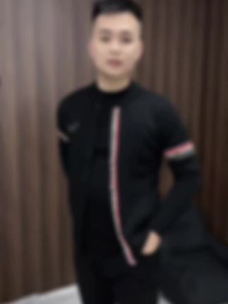 人靠心中的一口气 挺过漫长的低谷期 又靠那段日子 长出来的本事 赢得尊重#霸气出场 #型男穿搭 #气质范 #痞帅