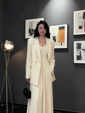 #早秋显身材平价上衣合集 #早秋高智感职场穿搭 #跟着张柏芝解锁秋冬穿搭好物 #张雨绮的琥珀系穿搭主打酷飒 #琥珀流光风外套太适合秋天了