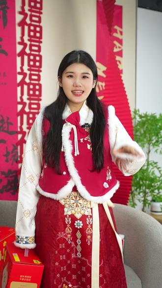 慎点!看到这个酸奶的黏稠拉丝…孩子会缠你买一箱! #认养一头牛 #认养一头牛酸奶 #潦草小狗