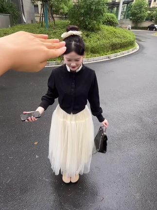 #原创视频 #穿裙子 #邻家女孩 #早秋穿搭 #财阀千金穿搭