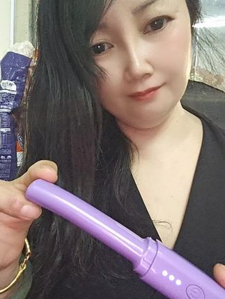 出门随身带一把电梳子,洗头方便用,比吹风机好用。