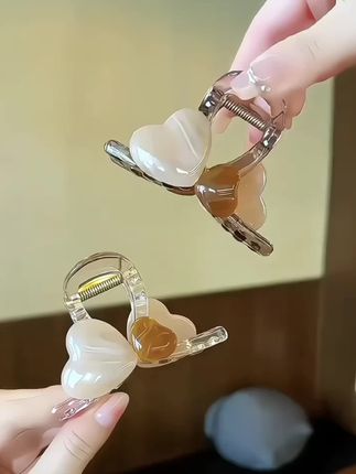 #美出高级感 #简单好看发型 #时尚饰品 #头饰发饰 #鲨鱼夹