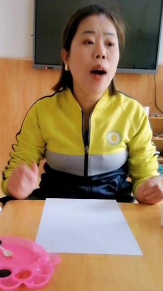 一张纸一瓶白乳胶一点点细沙就能玩转创意画
#亲子简笔画 #亲子教育 #亲子手工制作
