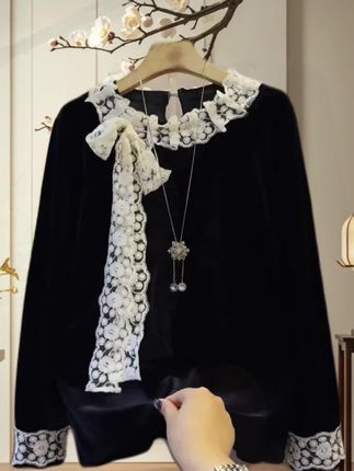 #谁穿谁美#法式丝绒拼接气质上衣#宽松休闲#遮肉显瘦#减龄穿搭