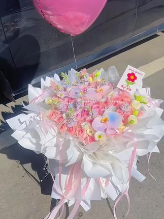 #花束推荐 #浪漫花束 #一束花的仪式感 #惊喜 #情人节礼物 @DOU+上热门 @热点小助手