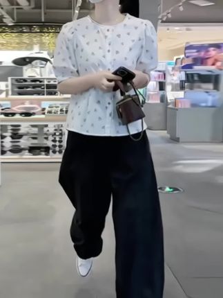 韩系小个子套装夏季新款减龄泡泡袖碎花圆领短袖衬衫显瘦休闲裤女#夏季穿搭 #休闲减龄穿搭 #显高显瘦显腿长 #简约穿搭 #谁穿谁好看
