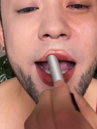 唇型不好看!涂口红也就不好看,可以试试这个唇线笔#唇线笔 #唇线笔推荐 #口红