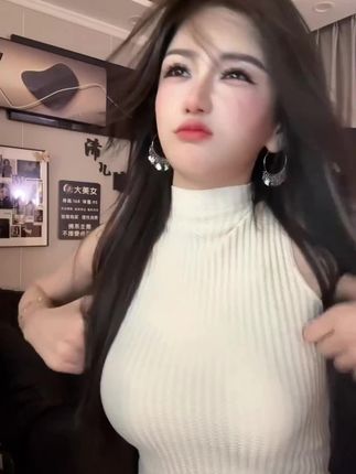 #谁穿谁好看系列 半高领针织背心简约气质上衣#针织背心 #简约穿搭 #气质穿搭 #纯欲风