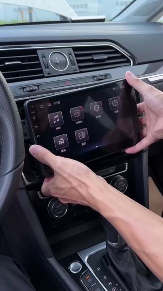 不用拆车就能升级车机的秘籍 就在这个小盒子里! #君用互联盒 #车机升级 #车载智能座舱 #华为HiCar #dou是好车