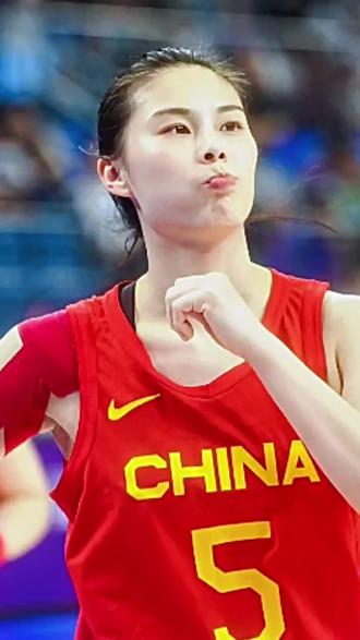 王思雨的统治力无需用数据证明。#王思雨 #中国女篮 #女篮精神