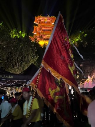 秋光凝聚 露华渐浓 愿我们 与秋韵共迎风 与岁月共从容#情感语录正能量 #愿好运一直伴随你 #一起看一场烟花 #蛇蟠岛#这个假期县域宝藏小城火出圈