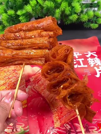 爱吃辣条的宝子们不要错过嗷~#解馋 #太香啦 #辣条#辣条永不过时
