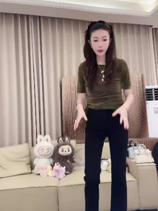 #黑色高级感穿搭 #女神就是女神 #穿搭搭配#遮肉显瘦 # #女神永远是女神